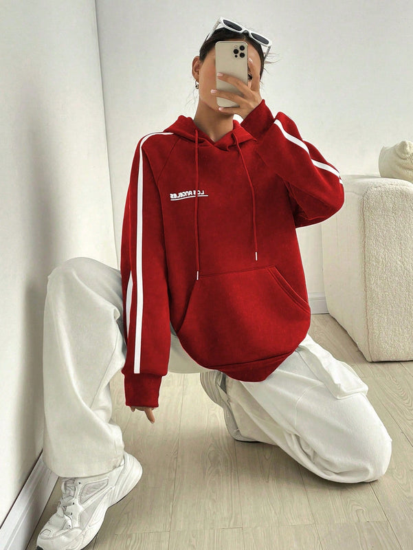 Moosta sudadera con capucha con cordon y diseno de rayas de contraste, estilo callejero estadounidense