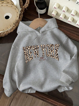 Ezwear sudadera holgada con capucha de felpa gruesa con estampado minimalista casual de leopardo y estrella en blanco para mujeres