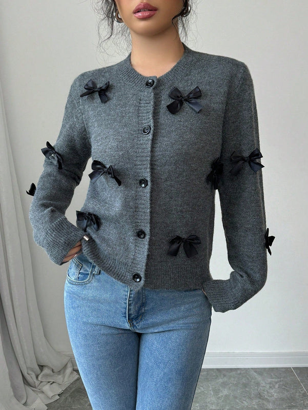 Essnce cardigan de cuello redondo a la moda con punos de lazo de punto