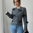 Essnce cardigan de cuello redondo a la moda con punos de lazo de punto