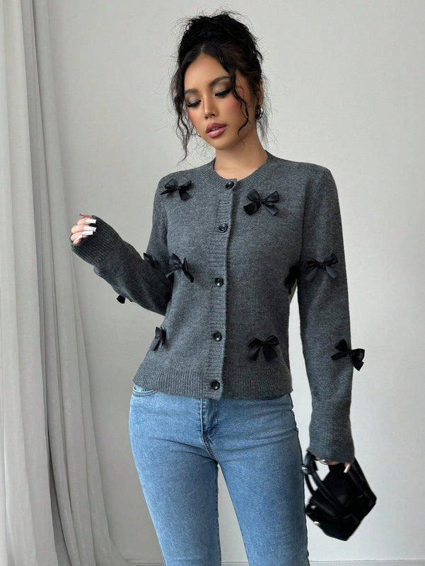 Essnce cardigan de cuello redondo a la moda con punos de lazo de punto