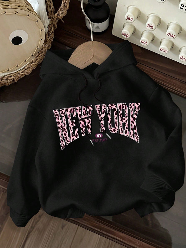 Ezwear sudadera holgada con capucha de felpa gruesa con estampado minimalista casual de leopardo y estrella en blanco para mujeres