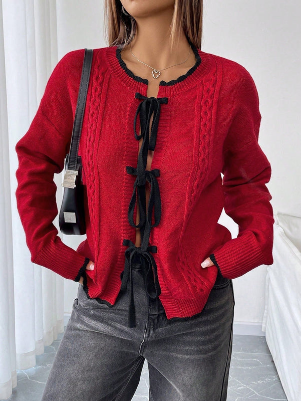 Essnce cardigan de punto con cuello redondo rojo, con adorno de lazo de encaje negro para mujer