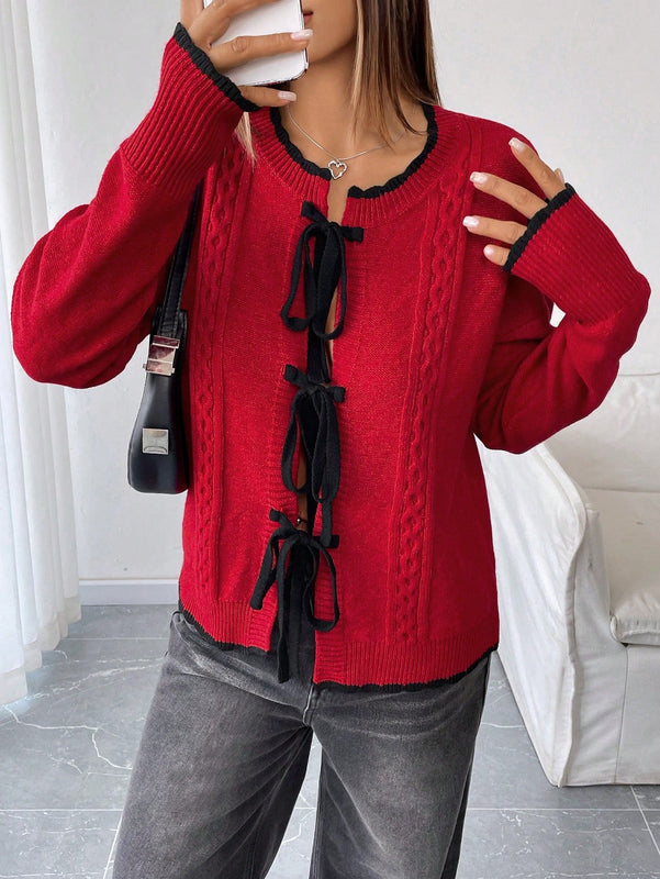 Essnce cardigan de punto con cuello redondo rojo, con adorno de lazo de encaje negro para mujer