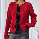 Essnce cardigan de punto con cuello redondo rojo, con adorno de lazo de encaje negro para mujer
