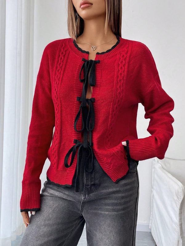 Essnce cardigan de punto con cuello redondo rojo, con adorno de lazo de encaje negro para mujer