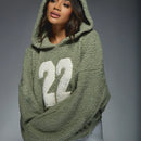 Missguided sudadera con capucha oversize de forro polar con bloque de color "22" para clima frio de otono/invierno