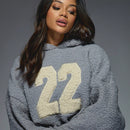 Missguided sudadera con capucha oversize de forro polar con bloque de color "22" para clima frio de otono/invierno