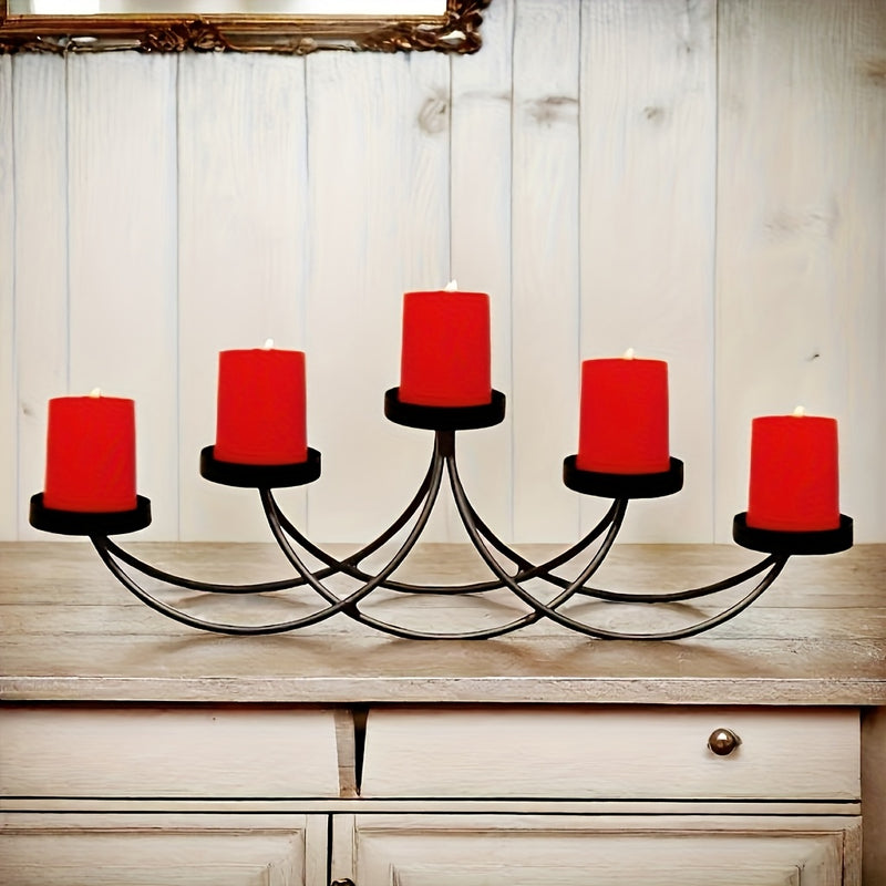 Cinco Soportes de Velas Negras, Soportes de Velas de Metal con un Tema de Hogar, Acabados con Pintura, Adecuados para Instalación en Mesas, Decoración Elegante para Comedores y Salas de Estar.