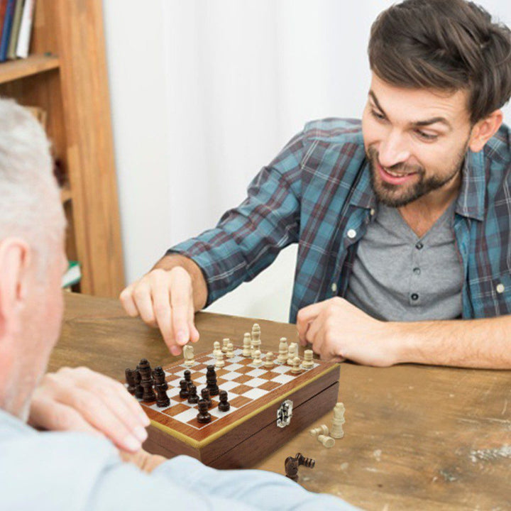 Whiskera Licorera 8oz + Juego Ajedrez Madera + Cartas + Copa RF 092