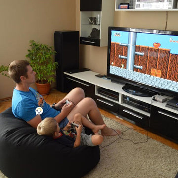 Mini Consola Retro Clásica 620 Juegos En 1 AV-OUT + 2 Controles RF HL38