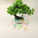 999 piezas de piedras de jardín de plástico que brillan en la oscuridad para patio y caminos decorativos, piedra decorativa de acuario que brilla (0,76 cm-0,99 cm)