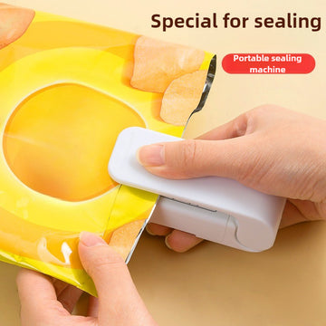 1 pieza de sellador de bolsas de plástico ABS compacto para frescura, fácil de usar, dispositivo de conservación de alimentos portátil, accesorio de almacenamiento de alimentos | Sellador de bolsas de aperitivos portátiles | Artículo de cocina duradero