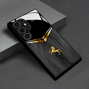 Funda de vidrio versátil con diseño de caballo dorado en relieve para Samsung Galaxy S25/S25 Plus/S25 Ultra/S24/S24 FE/S24 Plus/S24 Ultra/S23+/S23 Ultra/S22+/S22 Ultra/S20+/S20 FE/S20 Ultra/A13/A14/A16/A32/A33/A34/A53/A54/A72/A73 5G - Estilo premium