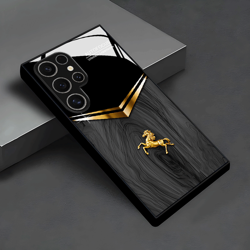 Funda de vidrio versátil con diseño de caballo dorado en relieve para Samsung Galaxy S25/S25 Plus/S25 Ultra/S24/S24 FE/S24 Plus/S24 Ultra/S23+/S23 Ultra/S22+/S22 Ultra/S20+/S20 FE/S20 Ultra/A13/A14/A16/A32/A33/A34/A53/A54/A72/A73 5G - Estilo premium