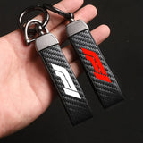 Llavero de fibra de carbono con diseño F1, 1 unidad, estilo negro y rojo de carreras, aleación de zinc resistente y cuero sintético, ideal para entusiastas del deporte y regalos nostálgicos, accesorios de carreras | Llavero elegante | Diseño de fibra de