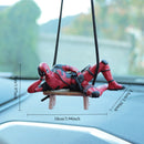 Espejo retrovisor de coche con colgante de dibujos animados MARVEL Deadpool - Figura de acción roja y negra con espada, decoración interior de coche duradera de PVC, regalo perfecto para fanáticos de Marvel, decoraciones de coche, diseño juguetón, constr