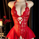 Body sexy rojo de encaje con tirantes al cuello, vestido mini sin espalda con corte tanga, diseño floral y detalles fruncidos para citas o conquista