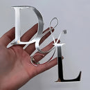 Letrero de Acrílico con Inicial Personalizada - Decoración de Pared con Fuente Escrita a Mano, Elegante Acabado en Oro Rosa, Exhibición Clásica para Escritorio, Perfecta para la Decoración del Hogar y Oficina