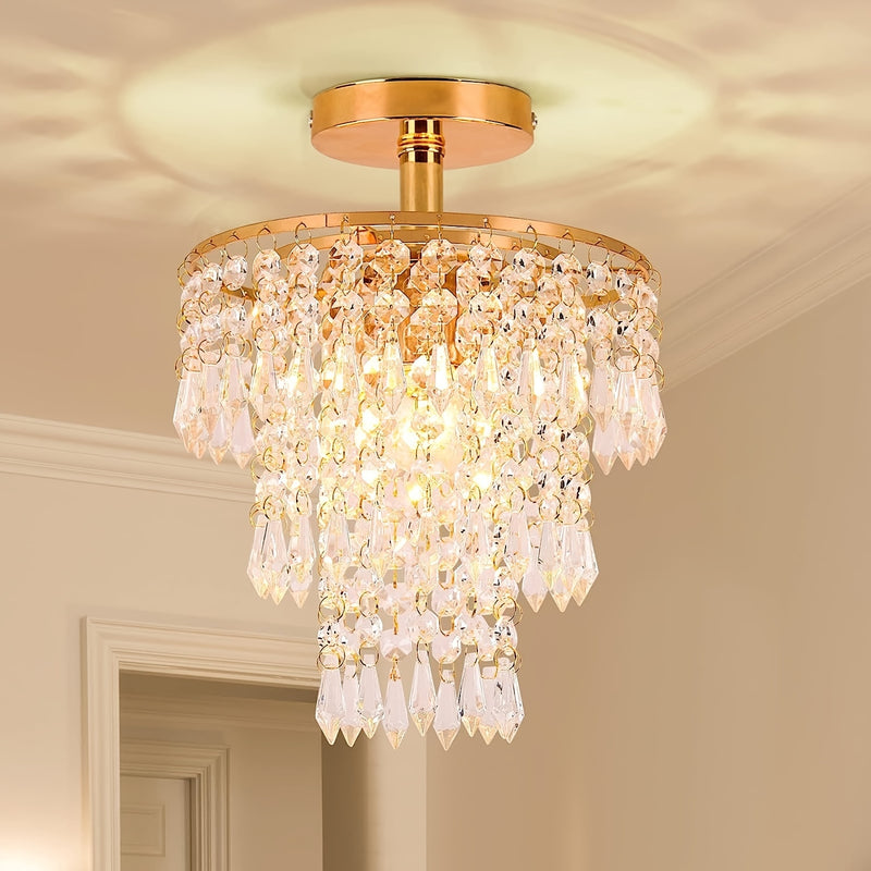 Lámpara de Techo Moderna Mini Cristal - Diseño de Gota de Lluvia de 3 Niveles, Montaje Empotrado con Acabado Dorado para Dormitorio de Niñas, Sala de Estar, Comedor - Incluye Bombilla