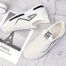 Zapatillas de Malla Transpirables para Hombres y Mujeres con Suela Antideslizante, Confort Acolchado & Cobertura Completa del Pie (39-44) - Zapatillas Bajas Ligeras para Senderismo, Gimnasio, Correr, Uso Casual - Diseño de Letras en Blanco/ y Bloques de