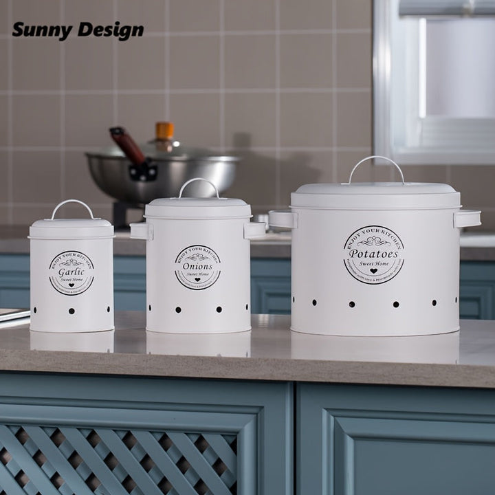 Un conjunto de 3 cubos de almacenamiento de metal para la conservación de verduras, adecuado para patatas, cebollas, ajo, caja de organización y almacenamiento de cocina duradera, blanco mate