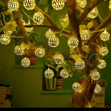 1pc Luces de Cadena con Bolas de Hierro de Inspiración Marroquí - Amarillo, Fijación No Removible, Funcionan con Pilas (Pilas No Incluidas), 36V o Menos, Material de Hierro con Fuente de Luz Incorporada, para Fondo Festivo y Decoración Fotográfica, Ilumi