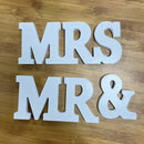 Encanto Romántico: Elegantes Letreros de Madera Blancos para Señor y Señora en Bodas - Decoración de Mesa con Letras Elegantes para Fiestas, Cenas o Exhibición en la Pared del Hogar, Perfectos para Celebraciones de Bodas, Decoración de Mesa de Boda | Let