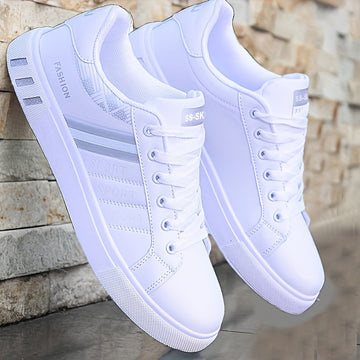 Zapatillas de skate de hombre KOONEXY - Blanco y azul marino, con cordones y detalles rojos, parte superior de falso tejido transpirable, suela de PVC duradera, diseño de punta redonda para uso casual y formal, zapatos de skate, calzado casual, elegantes