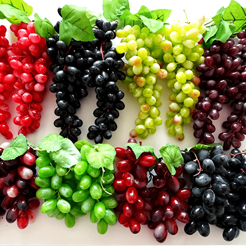 Paquete de Uvas Simuladas, 4 Manojos de Adornos Artificiales para Fotografía Frutas Falsas Realistas Adecuados para Hogar y Centro Comercial Multicolor