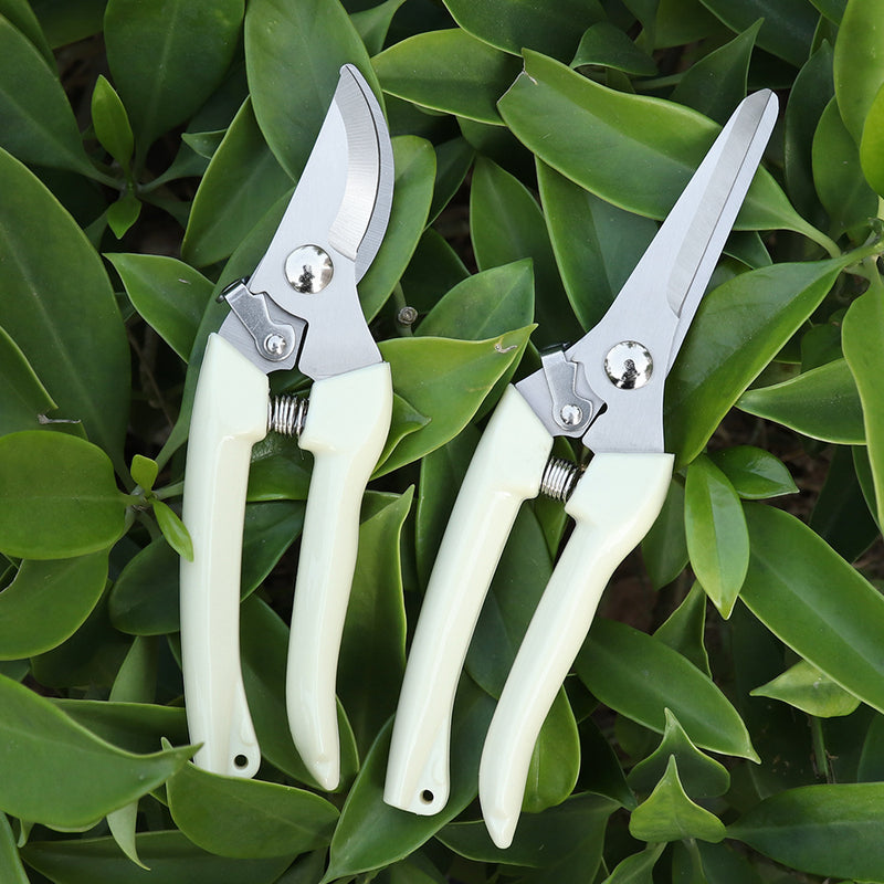 Pack de 2 Tijeras para Jardín Resistentes - Cortaúñas Rectos y de Desvío con Mangos Blancos Ergonómicos, Agarres Antideslizantes y Construcción Duradera para Flores, Plantas, Bonsái, Frutas - Ideales para Jardineros Caseros y Paisajistas Profesionales, H