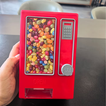 1pc Máquina de dulces manual roja, sin batería ni electricidad necesaria, máquina retro mini para vender golosinas, accesorio ideal para la cocina y regalo perfecto para jóvenes