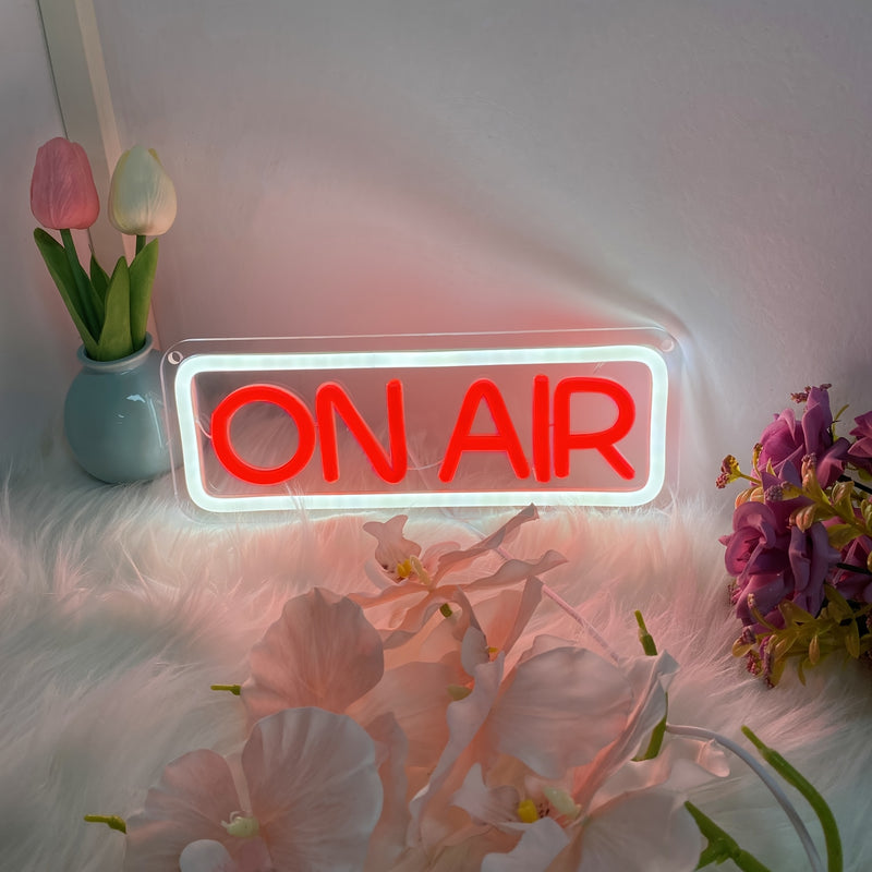 Luz de neón GOZYE On Air - Decoración de pared LED regulable para transmisiones en vivo, podcasts, bares, clubes y estudios - Alimentado por USB, fácil de instalar, marco blanco con resplandor rojo, ideal para discotecas y cuevas de hombres, luces de neó