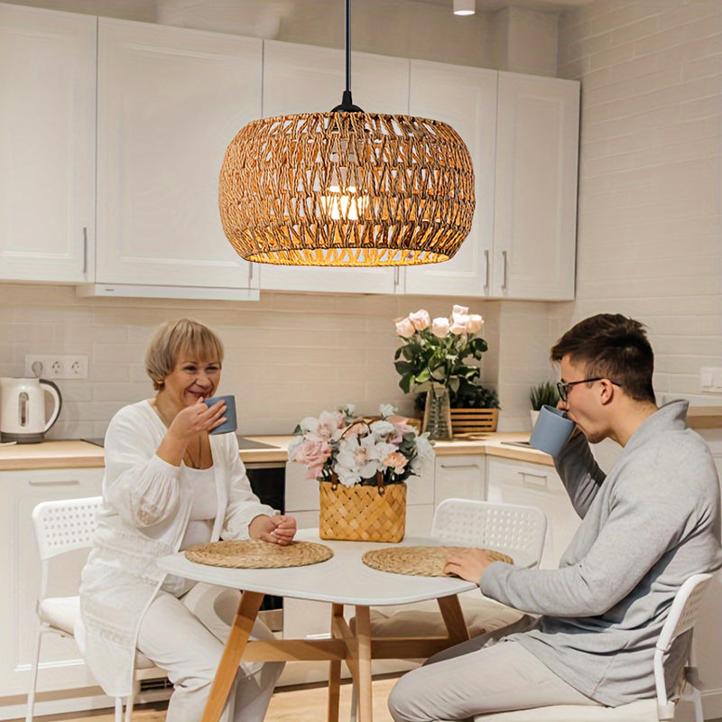 Lámpara colgante artesanal de ratán con pantalla de hierro, montaje semiempotrado en metal pulido tradicional, cadena ajustable, base E26, compatible con 110V-240V, ideal para cocina, comedor, sala de estar o entrada