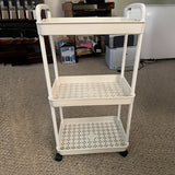 Carrito de Almacenamiento Rodante de Plástico Blanco de 3 Niveles con Asa - Organizador Multiusos para Cocina, Baño y Dormitorio - Estantes de Malla Duraderos para Acceso Fácil, Carro Utilitario Móvil | Almacenamiento Moderno | Almacenamiento Ventilado