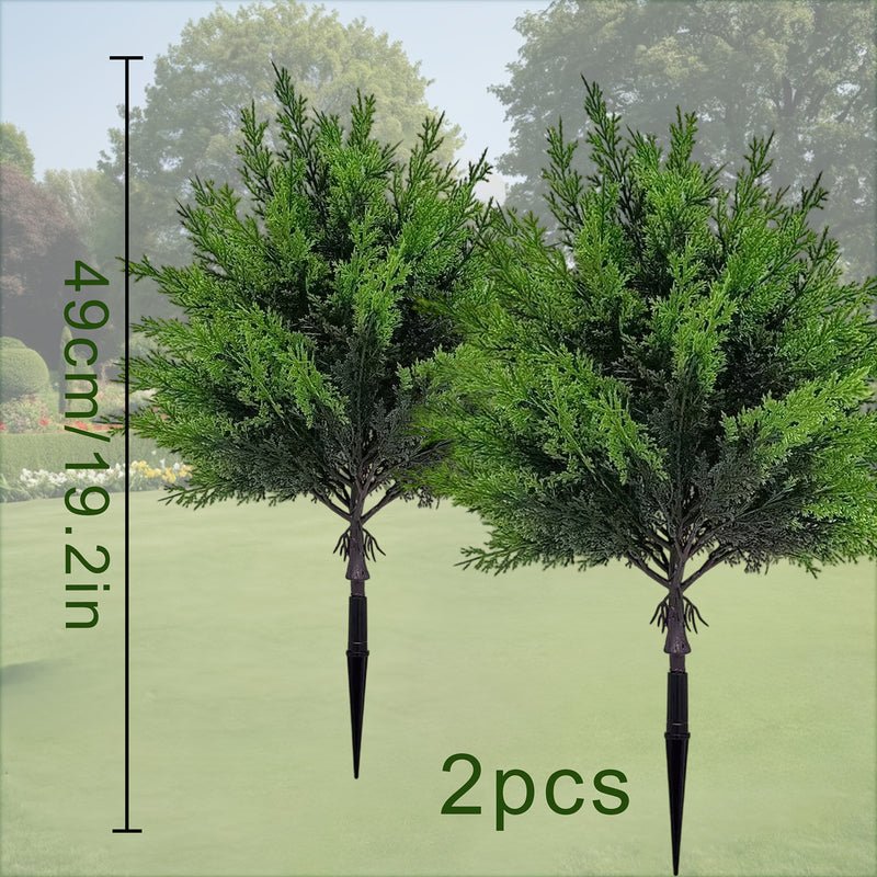 2 piezas de árboles artificiales de cedro grande con enchufe de tierra - Plástico duradero resistente a la radiación UV para decoración de vacaciones al aire libre e interior, patio, jardín, porche - Aspecto natural para todas las estaciones, sin manteni