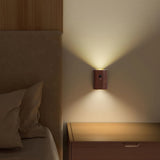 1 pieza de luz nocturna de escalera moderna de madera, accionada por batería recargable, con sensor de movimiento y LED, ideal para pasillos, techos, sótanos, armarios y cajones - Diseño temático espacial con iluminación ajustable, batería recargable, no