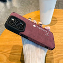 Fundas para iPhone 16 15 14 13 12 11 Pro Max de Cuero Sintético Suave y Elegante con Iniciales Personalizadas, Antigolpes y Grabado en 3D - Modelo Plus