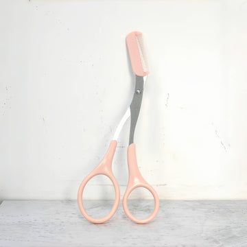 Tijeras de acero inoxidable rosa para recortar cejas con peine incorporado - Herramienta de precisión para cejas perfectas, no recargable, operación manual, ideal para uso en el salón
