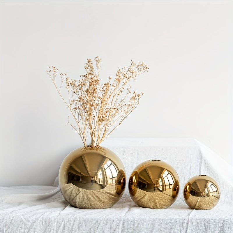 Jarrón Cerámico Estilo Europeo y Americano con Baño de Oro Electrolítico, Maceta Decorativa para Sala o Estudio, Adorno Floral Redondo para Bodas en Casa, Conjunto de Tres Piezas de Jarrones Cerámicos, Regalo de Inauguración para Amigos