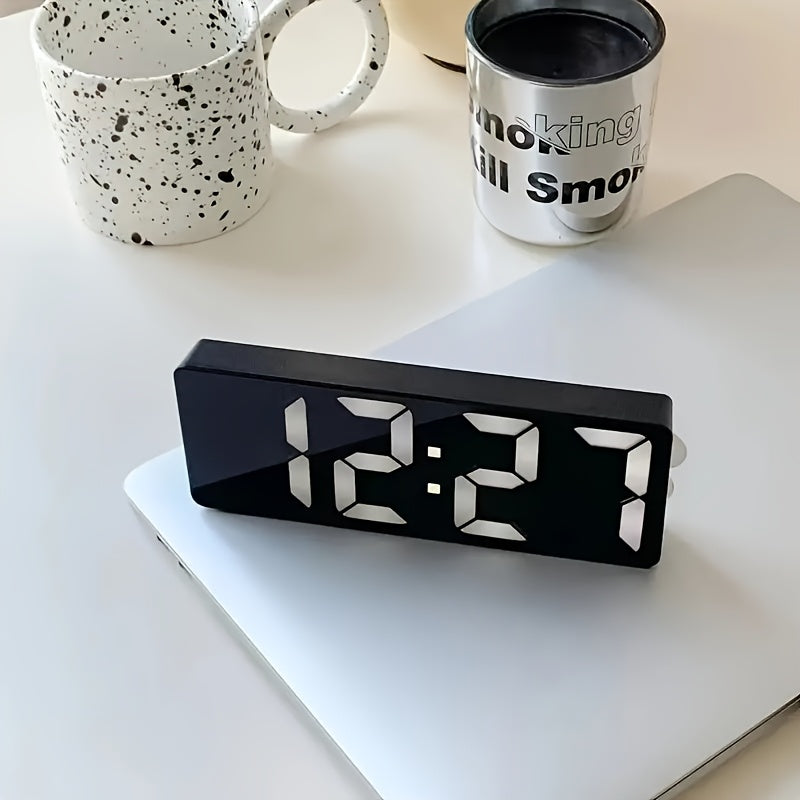 1pc Reloj despertador de mesa con espejo LED moderno, pantalla digital con función de repetición, reloj de escritorio rectangular con alimentación USB con marco de plástico, luz nocturna para decoración de dormitorio y oficina, ≤36V