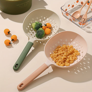 1 pza., Colador de cocina, Cuchara de mango largo de plástico grande para escurrir en el hogar, Colador de alta temperatura resistente a los fideos de salvamento, Utensilios de cocina, Accesorios de cocina, Suministros para hornear