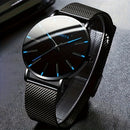 Un conjunto de dos relojes de cuarzo de negocios elegantes y pulseras de cuero.