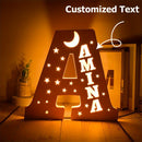 1pieza Personalizado Madera Colgante Regalo, Letra de Luz de Nombre Personalizado, Interfaz USB, 26 Letras para Elegir, Adecuado para Dormitorio, Escritorio, Decoración de Bodas, Regalo Perfecto para Parejas, Hijos, Hijas y Amigos en Pascua, Día de San V