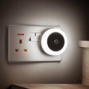 1 lámpara LED inteligente para la noche, luz nocturna para enchufar en la pared, se enciende y apaga automáticamente, ideal para dormitorio, baño, pasillo y cocina