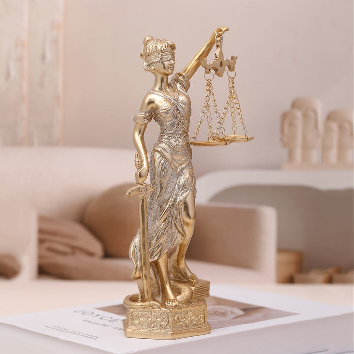 Estatua de resina dorada de la diosa de la justicia - Escultura griega de la ley de 23.98 cm con máscara para los ojos, llamado del cielo y espada, decoración para hogar y oficina, decoración para estantería