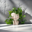 1pieza Resina Artesanías Gran Niña Susurrante Maceta Jardín Rural Hogar Sala de Estar Decoración Interior Exterior Estatua de Artesanía Hecha a Mano Pura Diseño Exquisito Estilo Europeo y Americano Ornamento para el Hogar