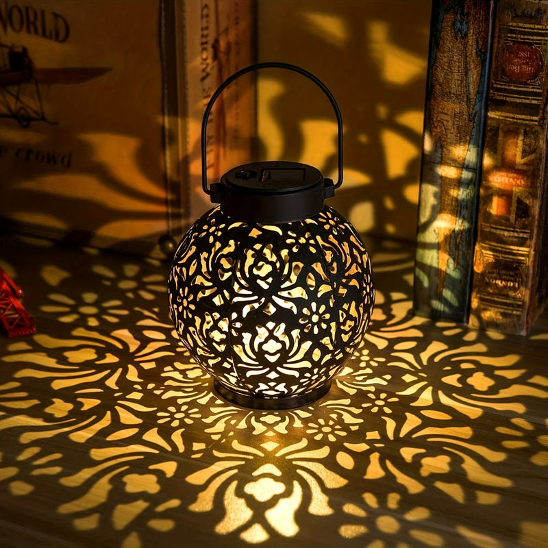 Linternas solares colgantes, luces solares de mesa con asa, faroles marroquíes LED con energía solar, luces decorativas de jardín de metal, luces solares decorativas para exteriores, luces navideñas decorativas para jardín, césped, porche, patio y mesa
