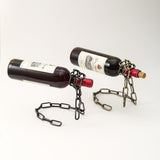 Estante de bebidas minimalista y creativo de estilo europeo con diseño de cadena para exhibir favoritos rojos.