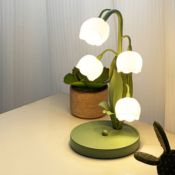 [Lámpara de Mesa de Flor Suzuran con Alimentación USB] Diseño de Flores Artificiales, Acabado Metálico Mate, Iluminación Decorativa Artística, Control con Botón de Encendido, Incluye Interfaz de Alimentación